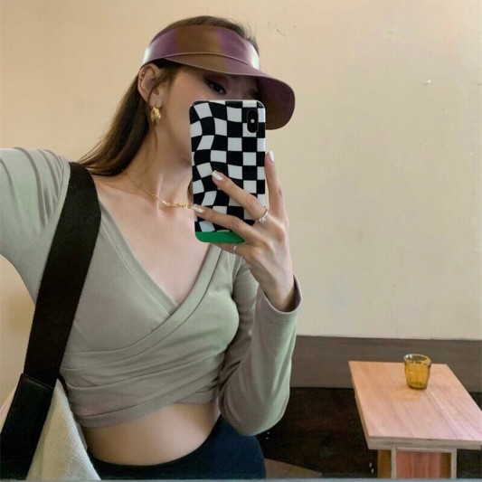 交叉V领短版长袖上衣